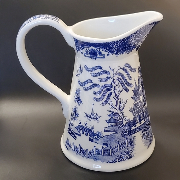 Pristine Regal England Blue Willow 7 1/8" Pitcher - Picture 10 of 16